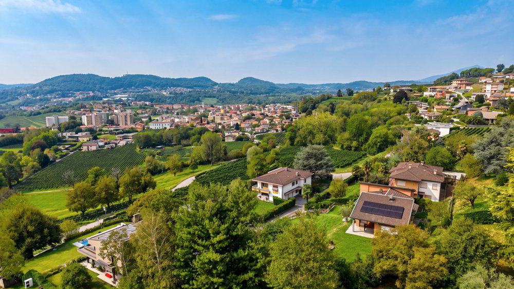 6.5 rooms House to buy in Corteglia - image 1/25