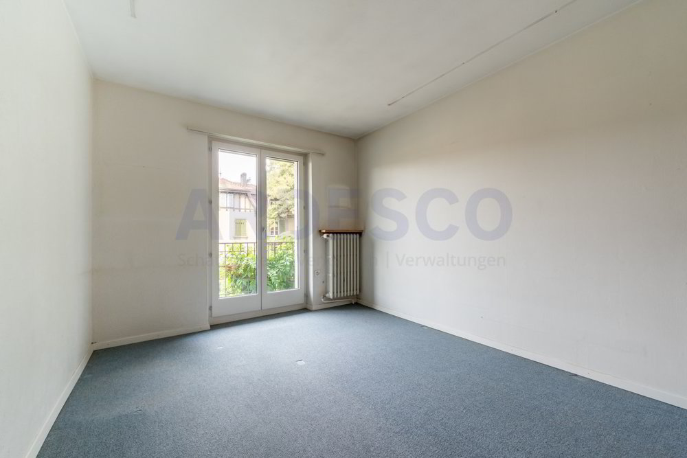 8 rooms House to buy in Langenthal - image 1/10