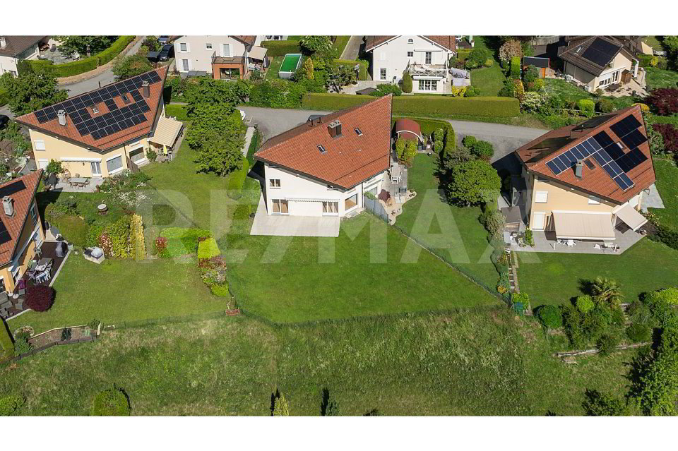 5 rooms House to buy in St-Légier-La Chiésaz - image 1/10