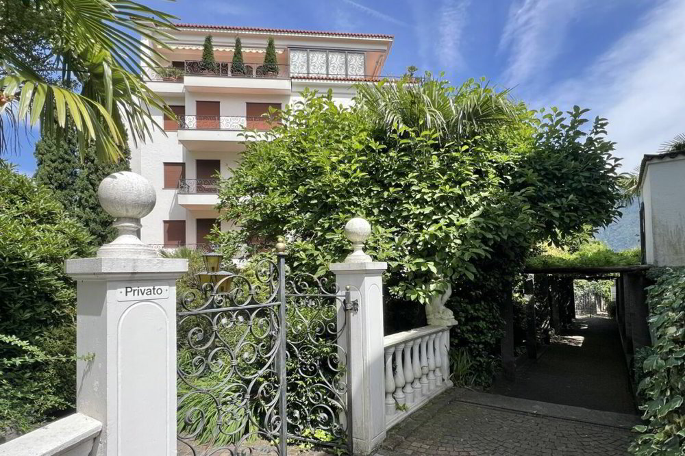 2 rooms Apartment to buy in Brissago - image 1/13