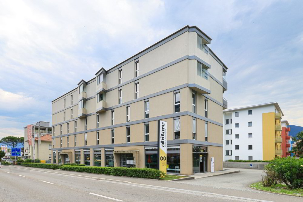 null Zimmer Parkplatz, Garage zum verkaufen in Losone - Bild 1/1