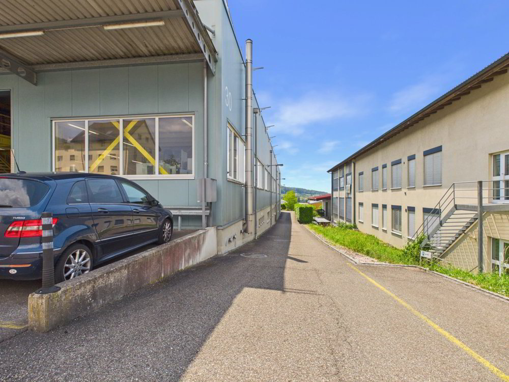 Attraktive Gewerbefläche mit Nasszone und Parkplatz / Strom & Wasser inklusive - Ansicht 2