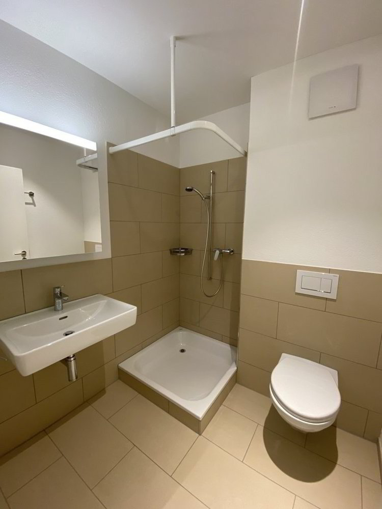 5 rooms Apartment for rent in Kreuzlingen - image 1/4