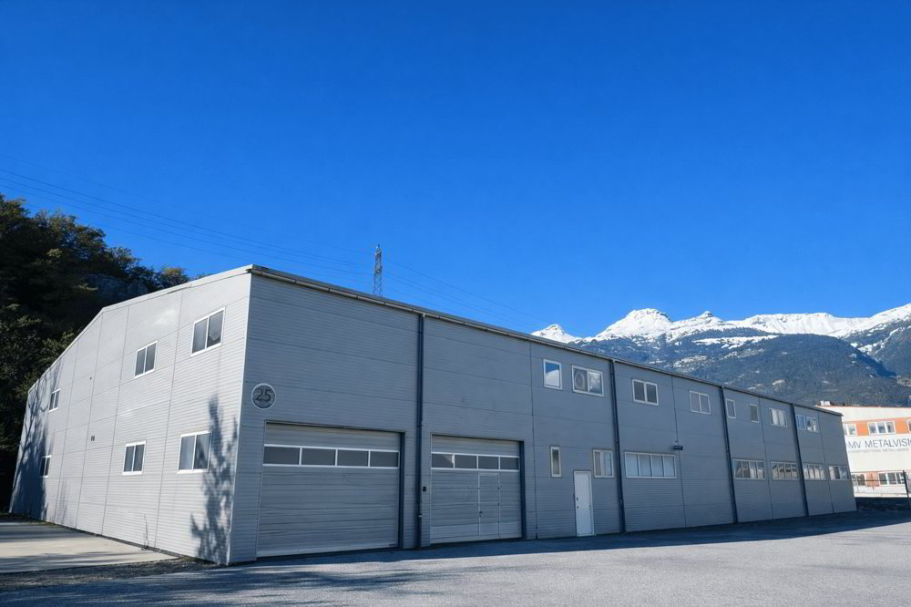 SIERRE - HALLE INDUSTRIELLE DE 2'200 M2 AVEC PROJET DE TRANSFORMATION - Mehr