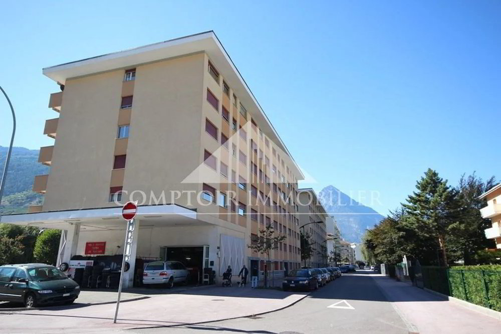 2 rooms Apartment for rent in Martigny - image 1/11