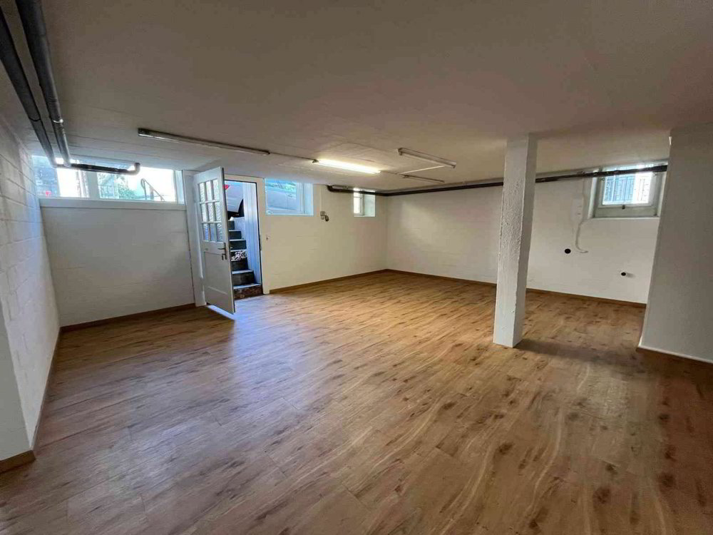 Büro-/Hobbyraum mit Parkplatzmöglichkeit - Mehr