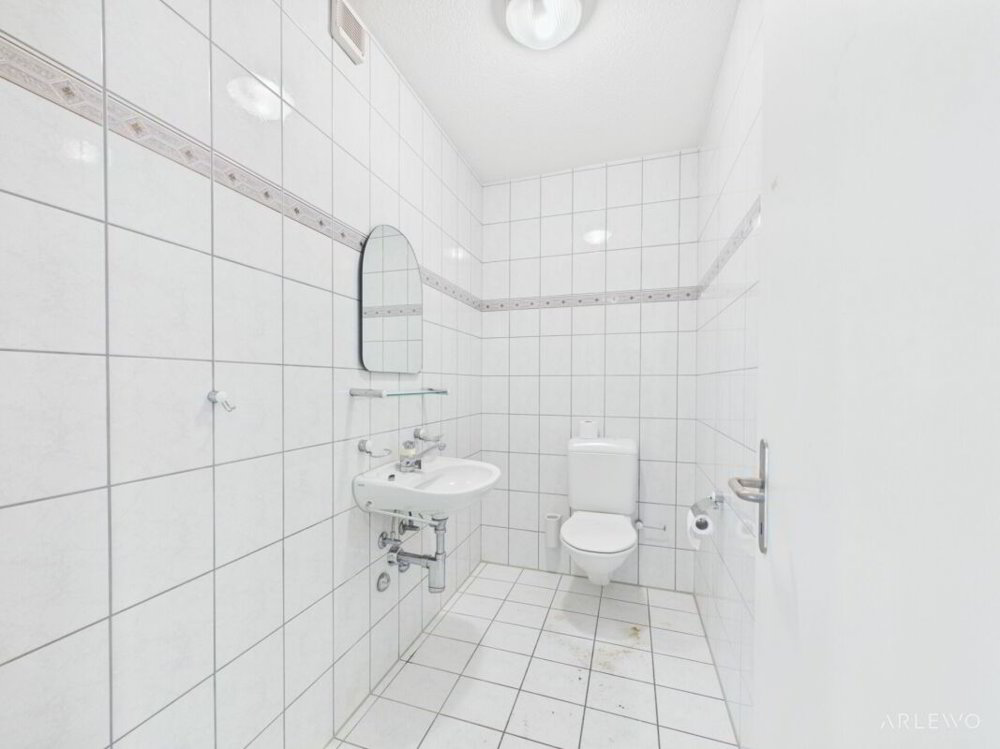 null rooms Office & Commercial for rent in Sarnen - image 1/13