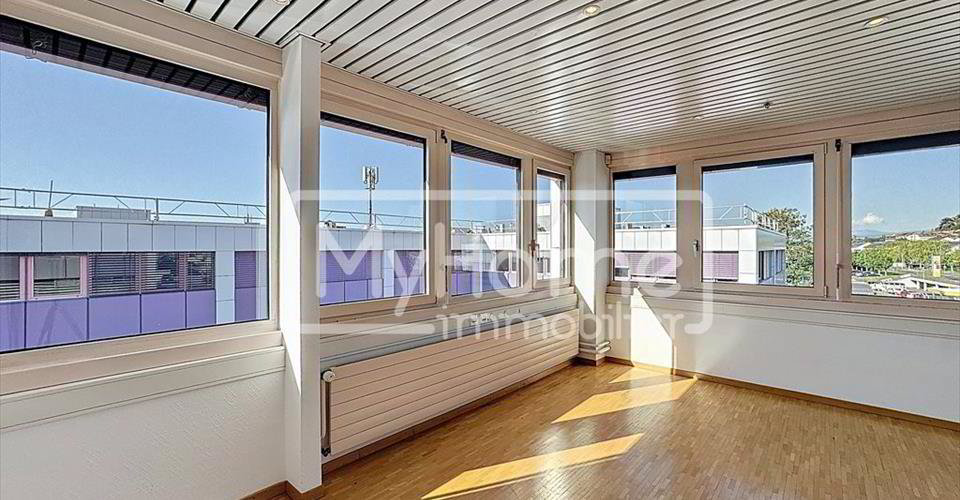 Local commercial de 104 m² à louer - Mehr