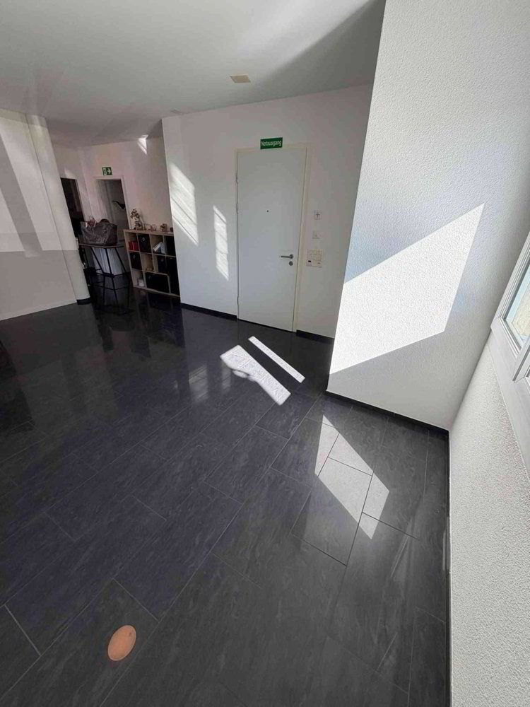 ?? 1 Zimmer zur Untermiete in stilvollem Coiffeursalon - Ansicht 2