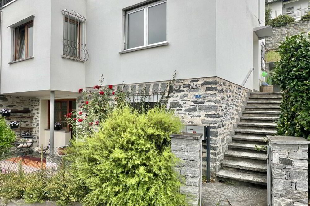 4 rooms Apartment to buy in Gordola - image 1/13