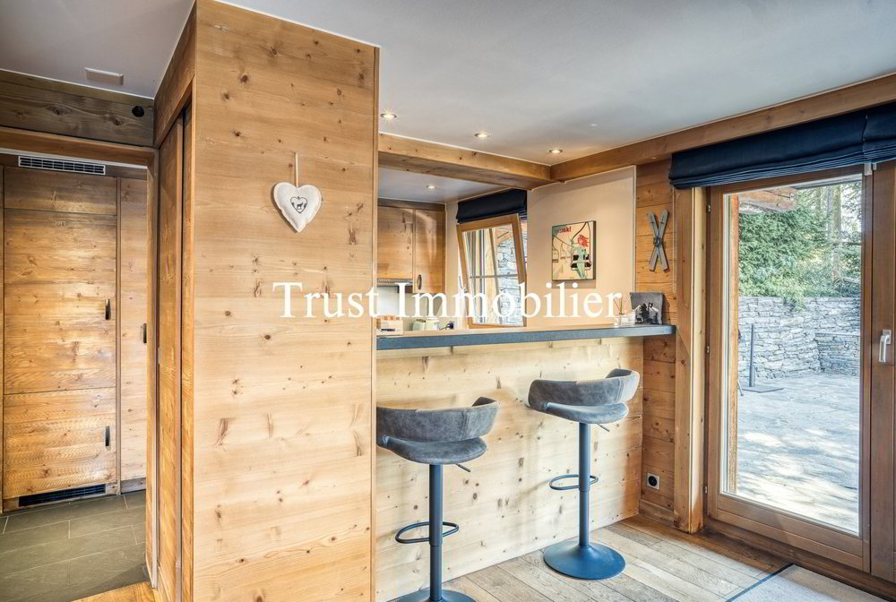 4 rooms Apartment to buy in Crans-Montana - image 1/13