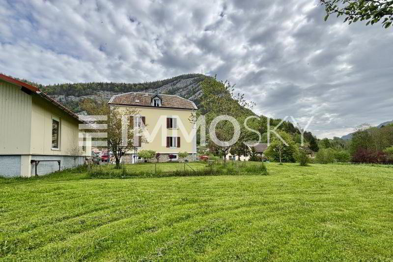 Casa di 10 locali in vendita a Noiraigue - immagine 1/5