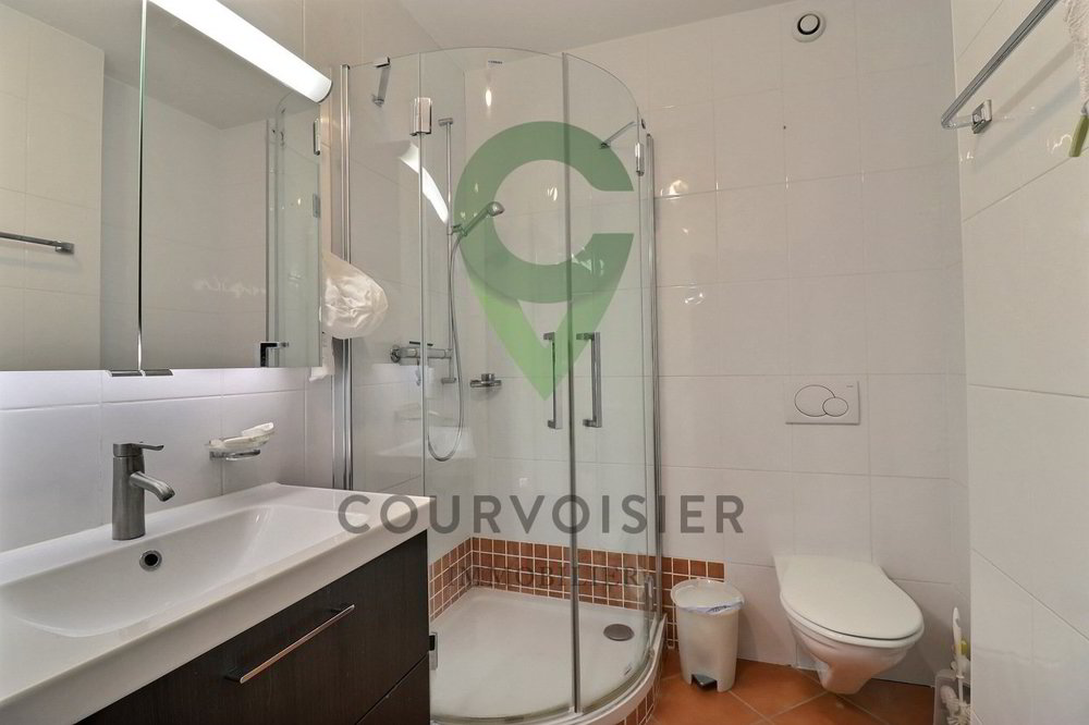 4 rooms Apartment to buy in Nyon - image 1/13
