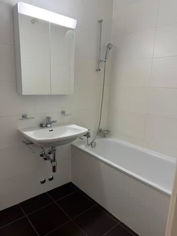6 rooms Apartment for rent in Avully - image 1/7