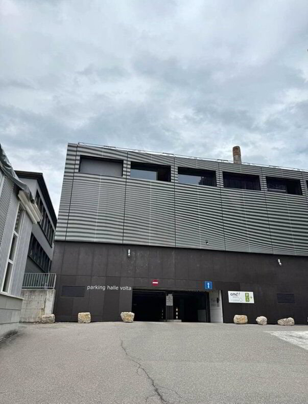 null rooms Car park, garage for rent in La Chaux-de-Fonds - image 1/1