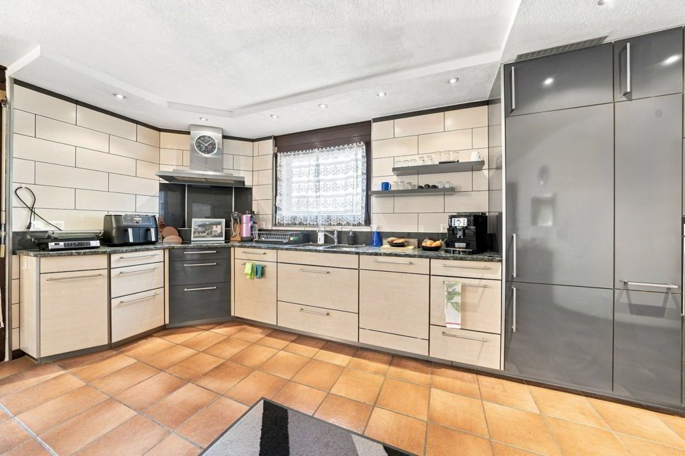 6.5 rooms House to buy in Oberhasli - image 1/2