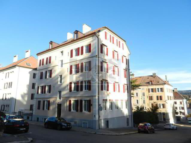 Appartamento di 2.5 locali in affitto a La Chaux-de-Fonds - immagine 1/9