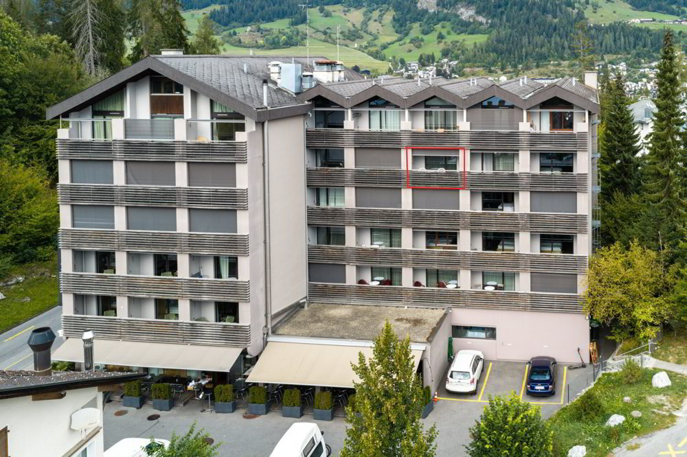 1 rooms Apartment to buy in Flims Waldhaus - image 1/17