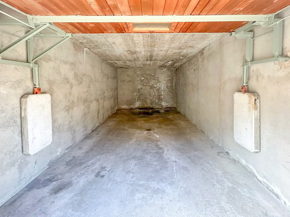 null rooms Car park, garage for rent in Buttes - image 1/3
