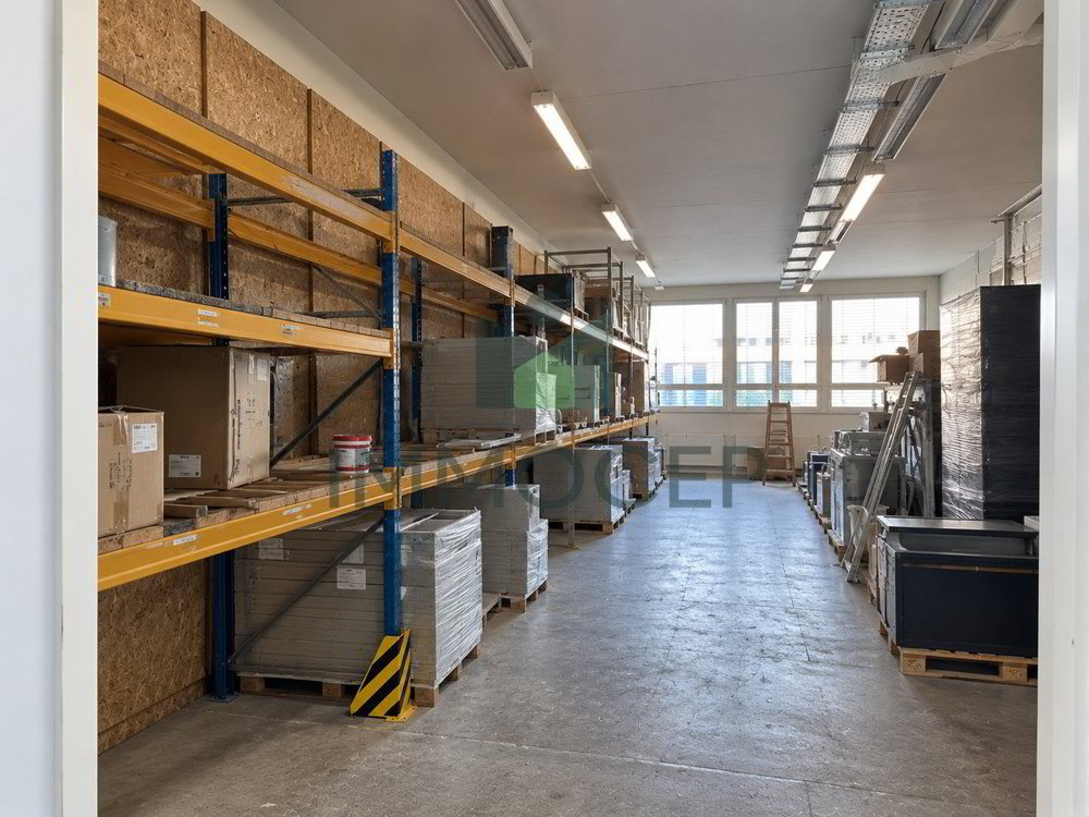 Exclusivité PAV - Arcade de 430 m² avec dépôt et quai de chargement - Mehr