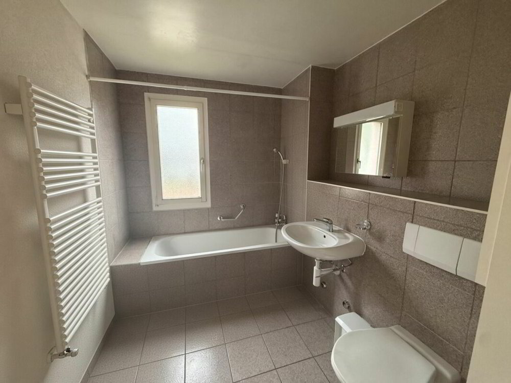 3 rooms Apartment to buy in Vouvry - image 1/9