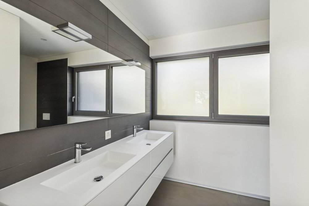 4 rooms House to buy in Arzo - image 1/9