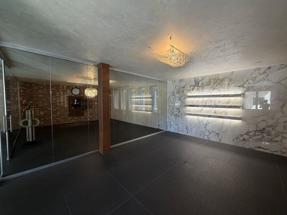 null rooms Office & Commercial to buy in Locarno - image 1/13