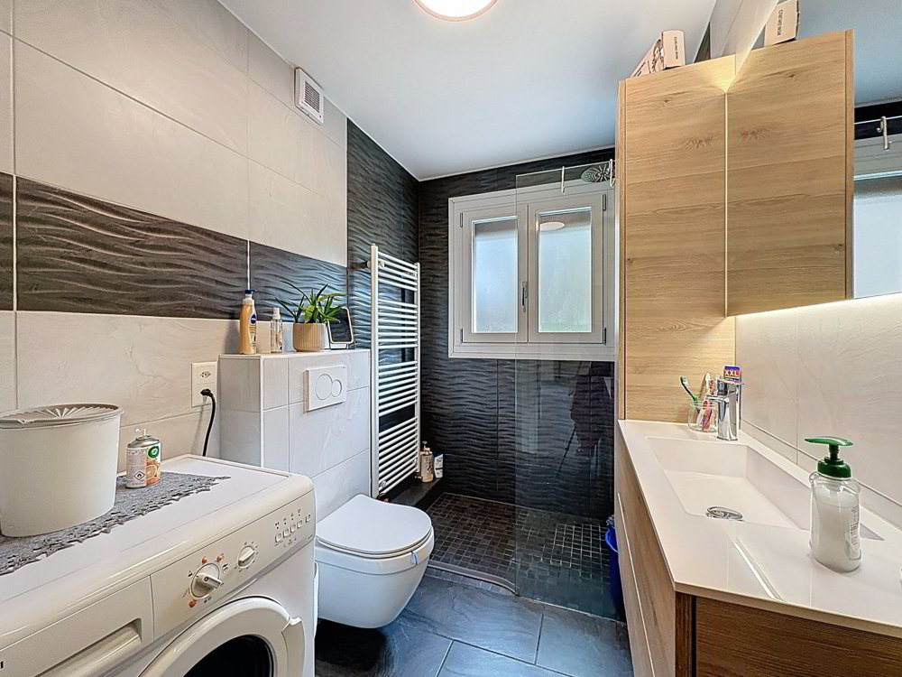 4 rooms Apartment to buy in Sierre - image 1/7