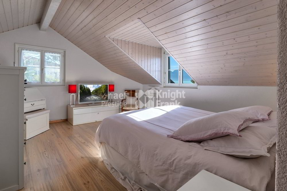 7 rooms House to buy in Montreux - image 1/13