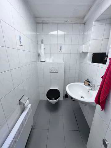 2 rooms Office & Commercial for rent in Cernier - image 1/5