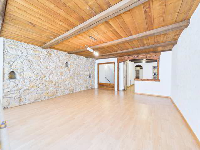 5 rooms House to buy in Twann - image 1/13