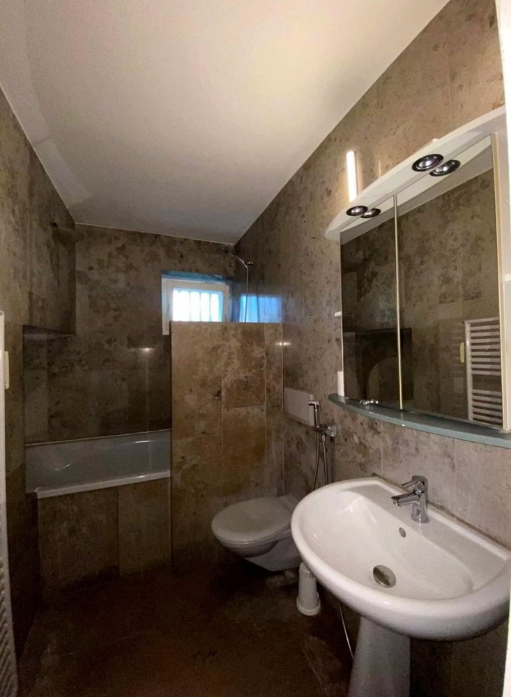 2.5 rooms Apartment to buy in Biel/Bienne - image 1/11