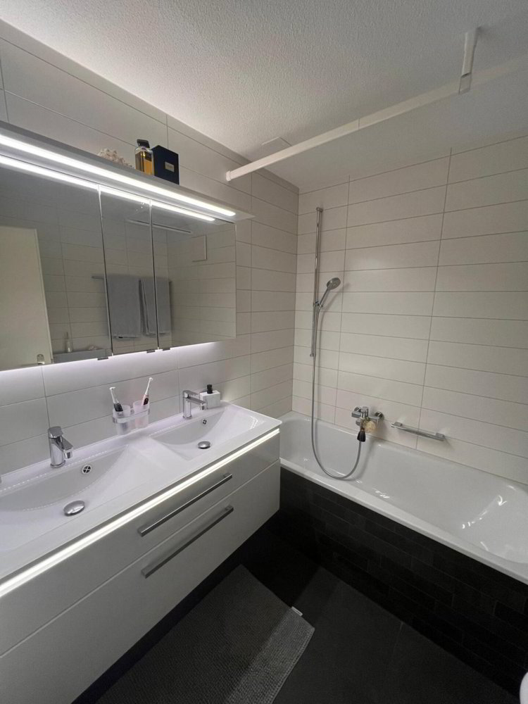 5.5 Zimmer Wohnung zu vermieten in Studen BE - Bild 1/12