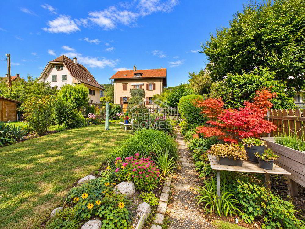5 rooms House to buy in Biel/Bienne - image 1/9