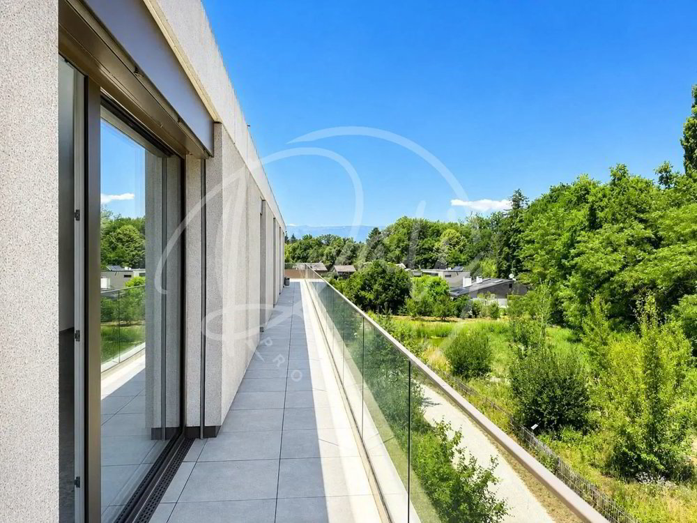 4 rooms Apartment to buy in Troinex - image 1/9