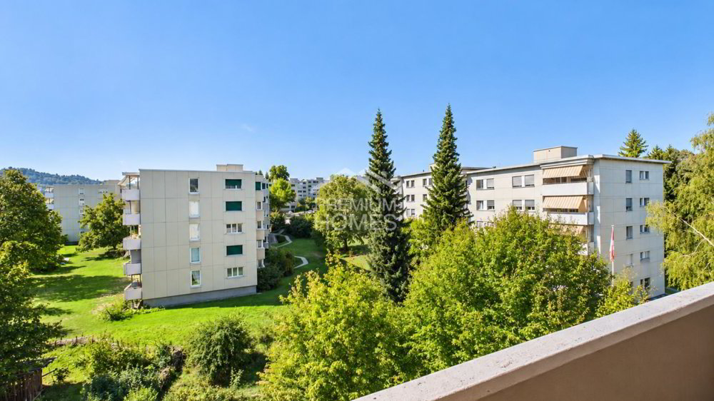 5 rooms Apartment to buy in St. Gallen - image 1/13