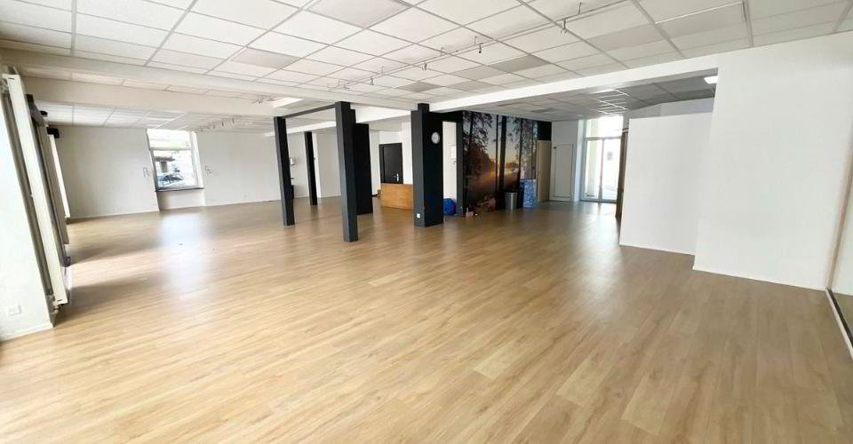 null rooms Office & Commercial for rent in Delémont - image 1/9