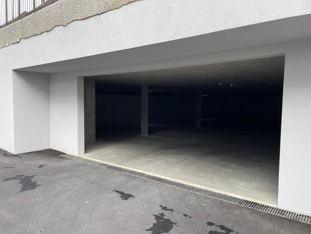 null rooms Car park, garage for rent in La Chaux-de-Fonds - image 1/3
