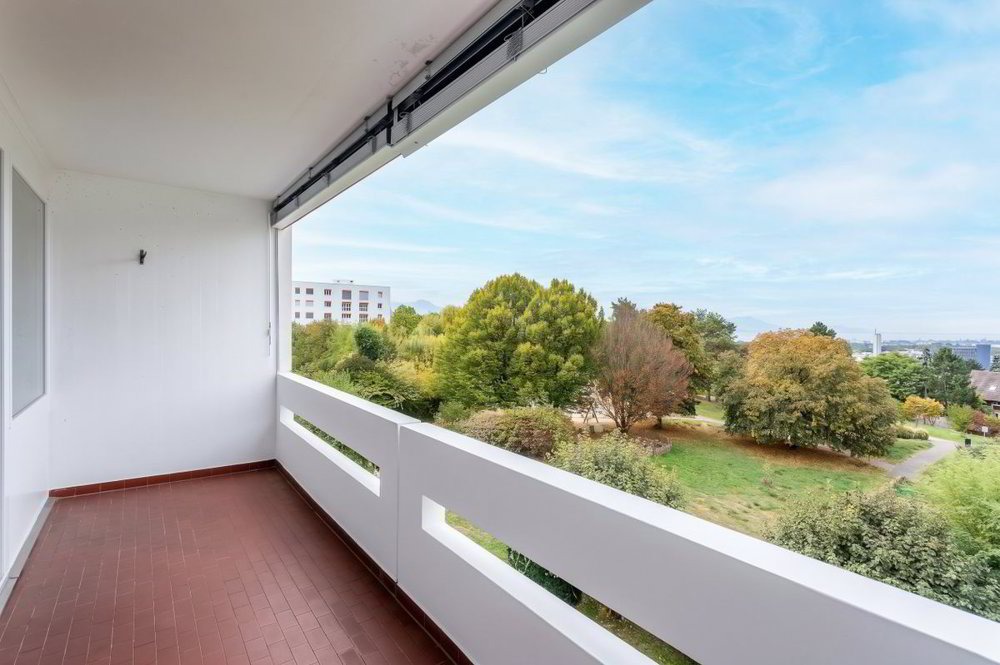 2 rooms Apartment to buy in Renens VD - image 1/10