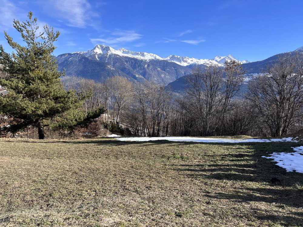 3 rooms Apartment to buy in Crans-Montana - image 1/2