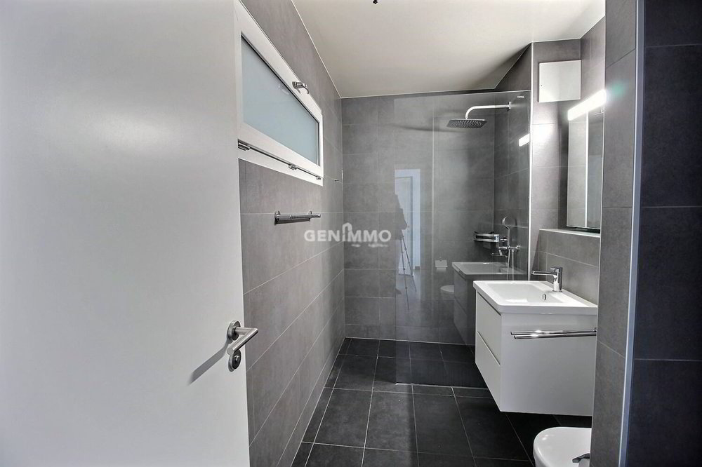 Appartement 4 pièces à louer à Anières - image 1/6