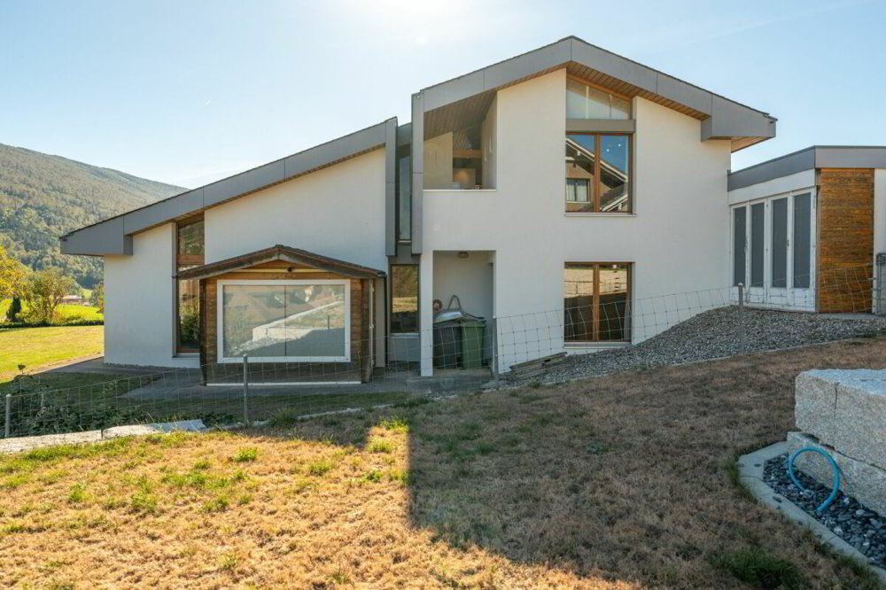 7 rooms House to buy in Balsthal - image 1/13