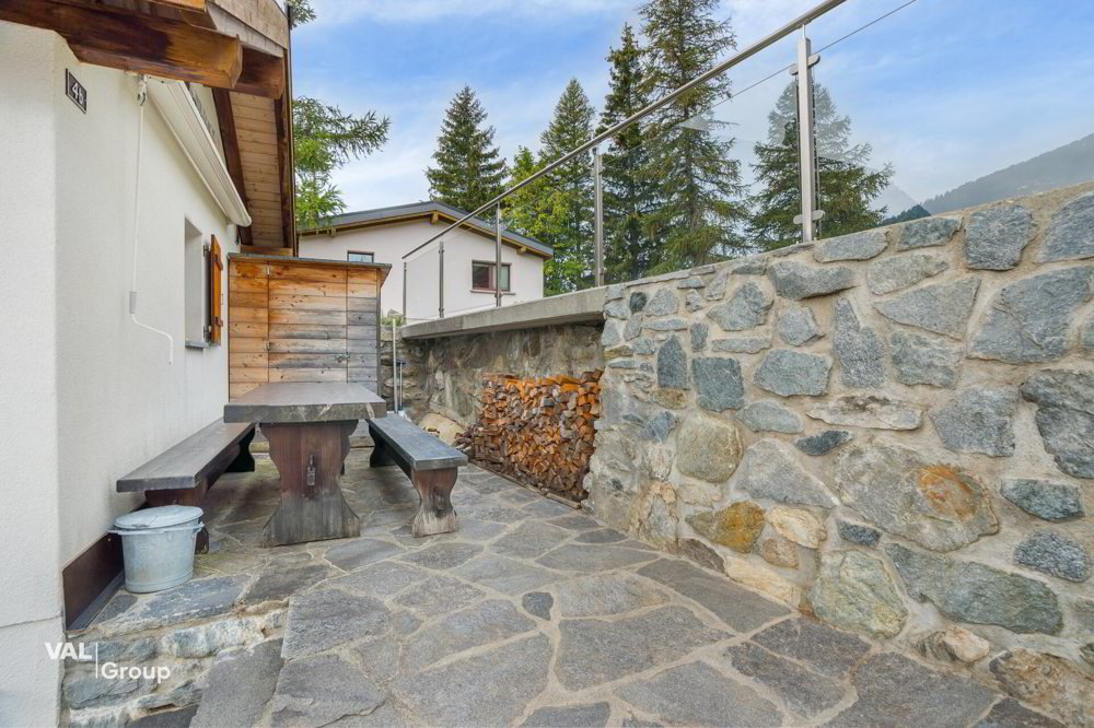 2 rooms House to buy in Gampel - image 1/13