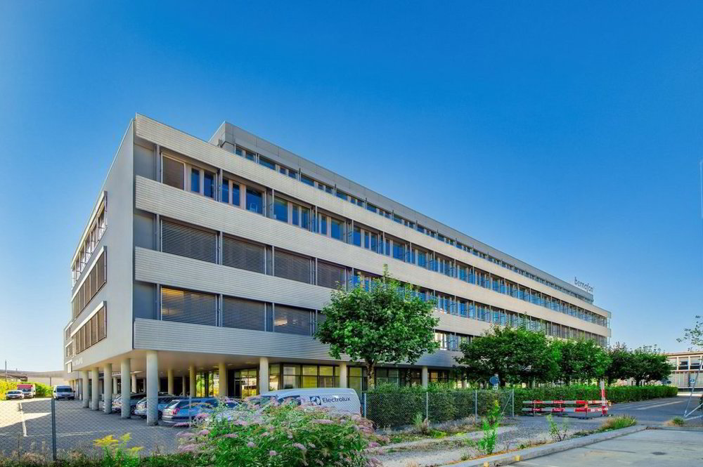Freie Gewerbefläche von total 4'376 m2