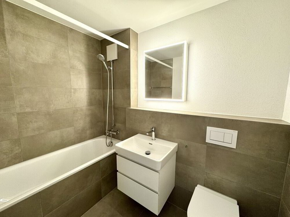 3 rooms Apartment for rent in Lyss - image 1/6