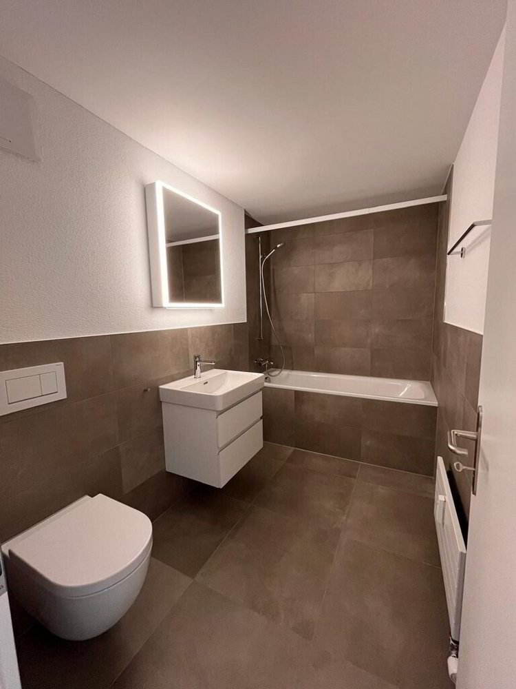4 rooms Apartment for rent in Lyss - image 1/8