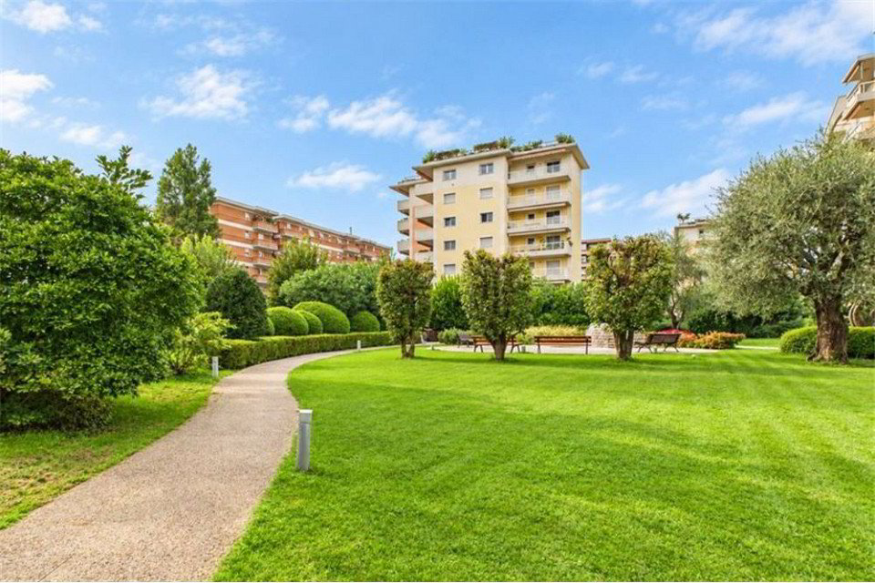3 rooms Apartment to buy in Viganello - image 1/13