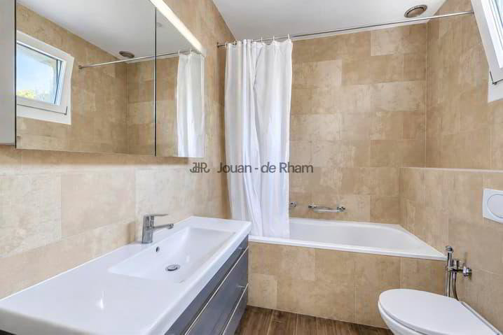 Maison 7 pièces à louer à Anières - image 1/13