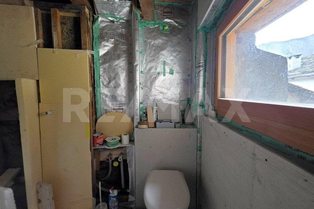 Casa di 3 locali in vendita a Albinen - immagine 1/9