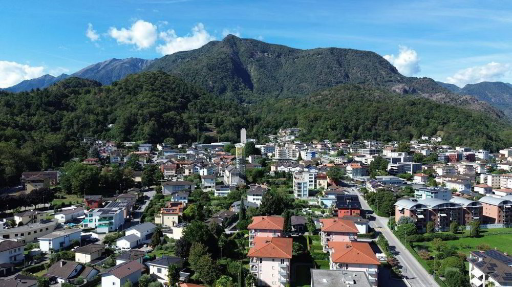 3 rooms Apartment to buy in Losone - image 1/12